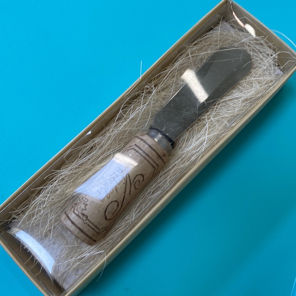Butter knife